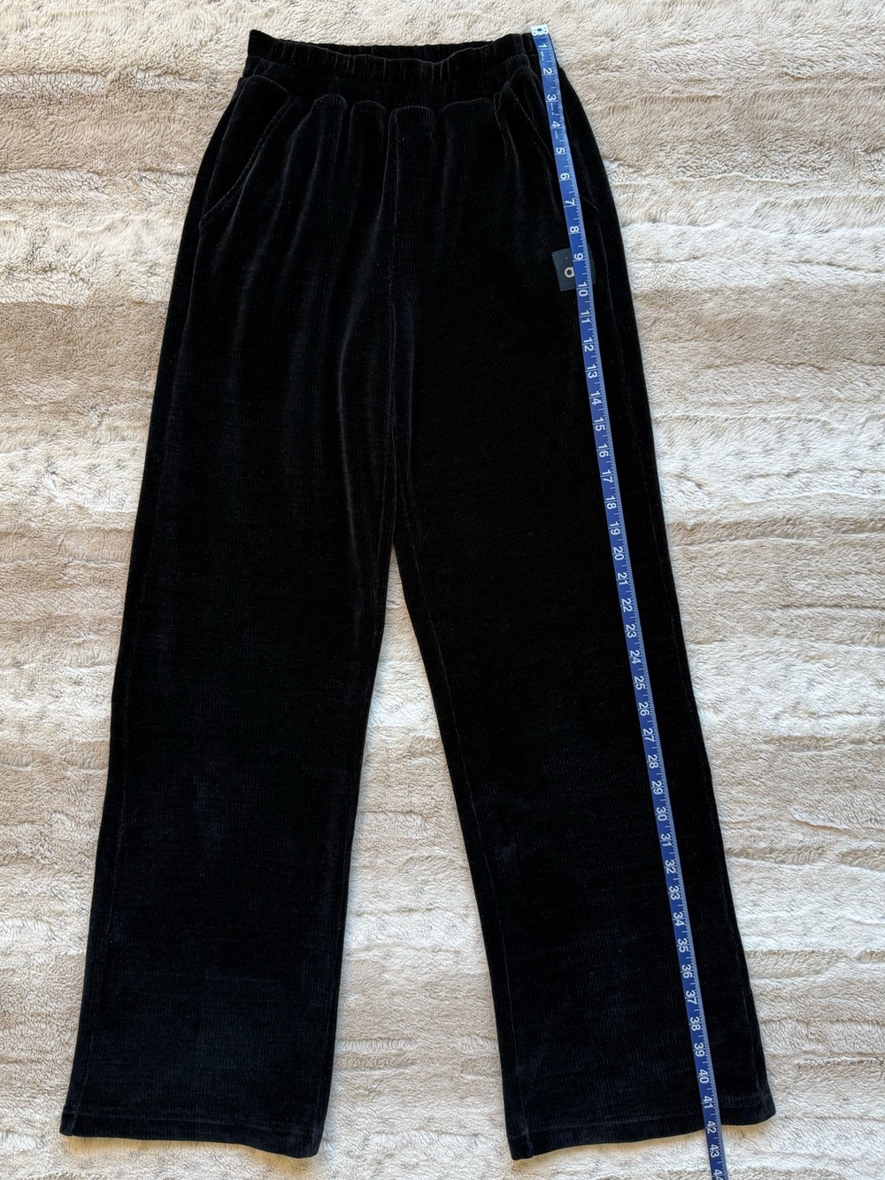 ALO YOGA Chenille High-Waist Wide Leg Chalet Pants in Black Size XXS - Picture 4 of 9